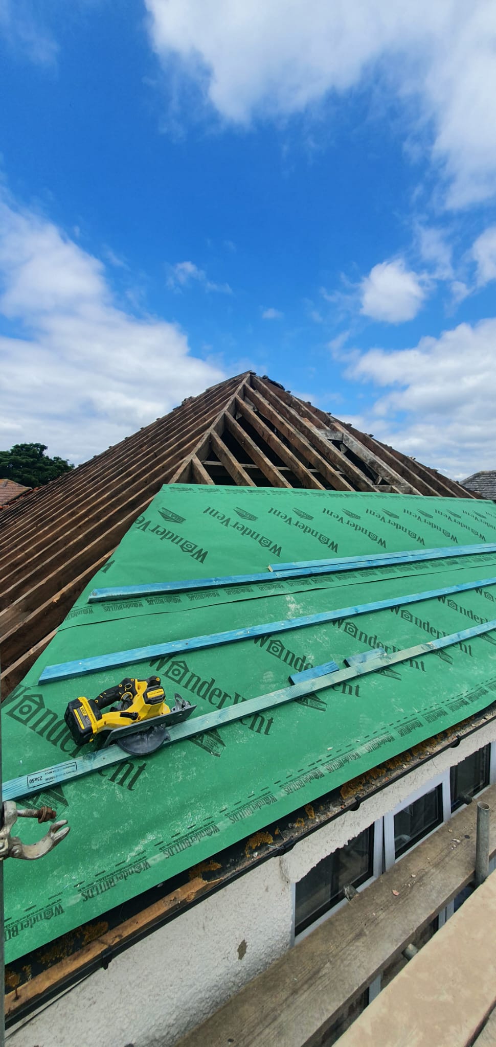 What Can Cause A Leaking Roof